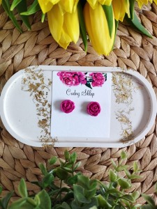 Kolczyki Róże  fuksjowe Stal chirurgiczna  kolor złoty sztyfty