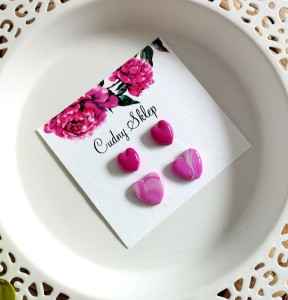 Kolczyki Serca  fuksjowe Stal chirurgiczna  kolor złoty sztyfty zestaw 2